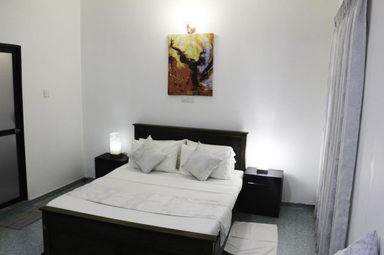 קנדי Yoho Travellers Residence מראה חיצוני תמונה