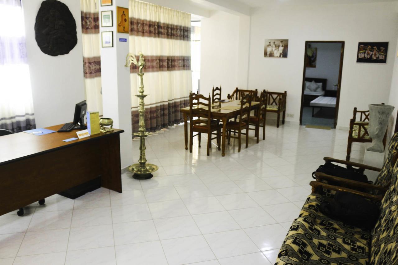 קנדי Yoho Travellers Residence מראה חיצוני תמונה