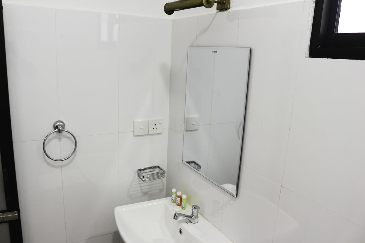 קנדי Yoho Travellers Residence מראה חיצוני תמונה