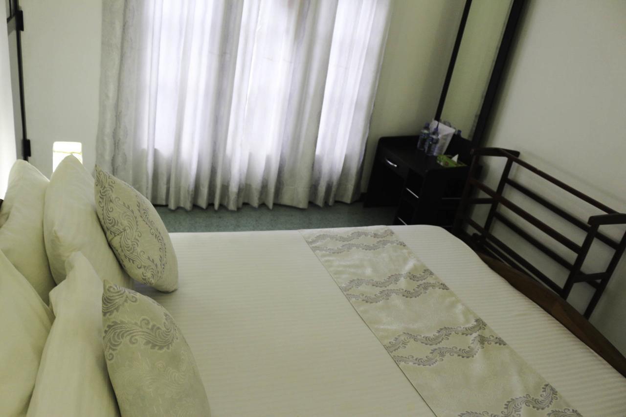 קנדי Yoho Travellers Residence מראה חיצוני תמונה