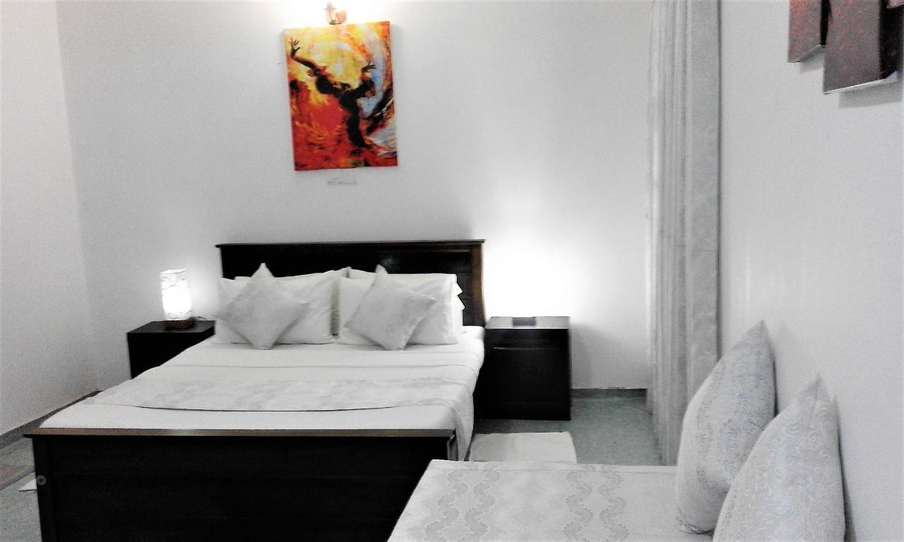 קנדי Yoho Travellers Residence מראה חיצוני תמונה