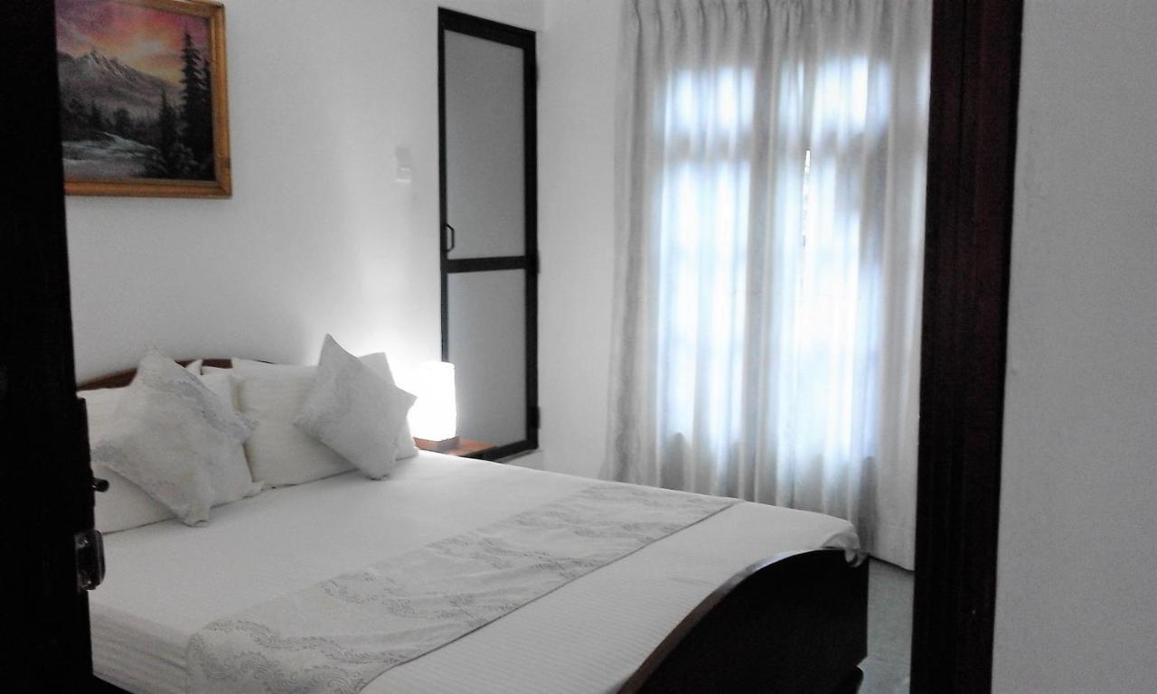 קנדי Yoho Travellers Residence מראה חיצוני תמונה
