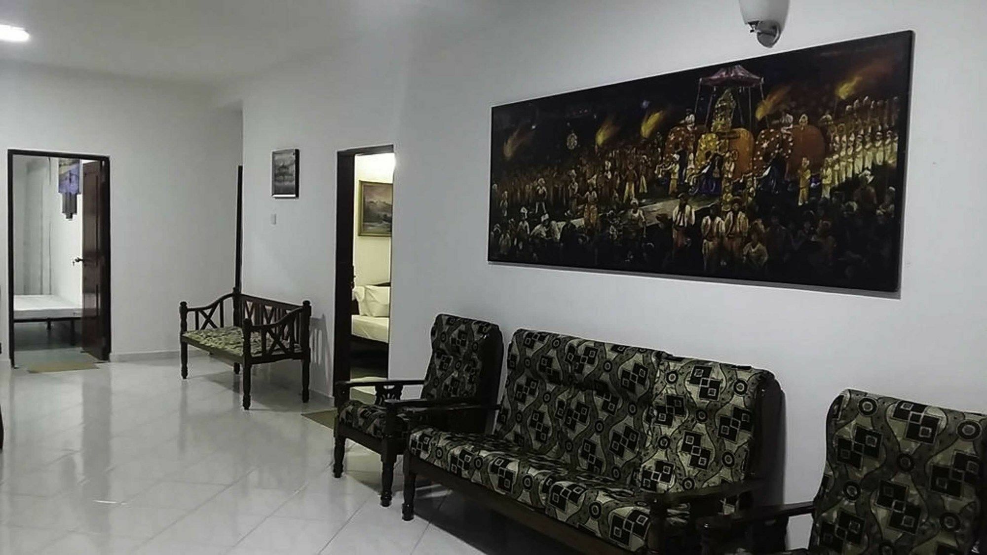 קנדי Yoho Travellers Residence מראה חיצוני תמונה