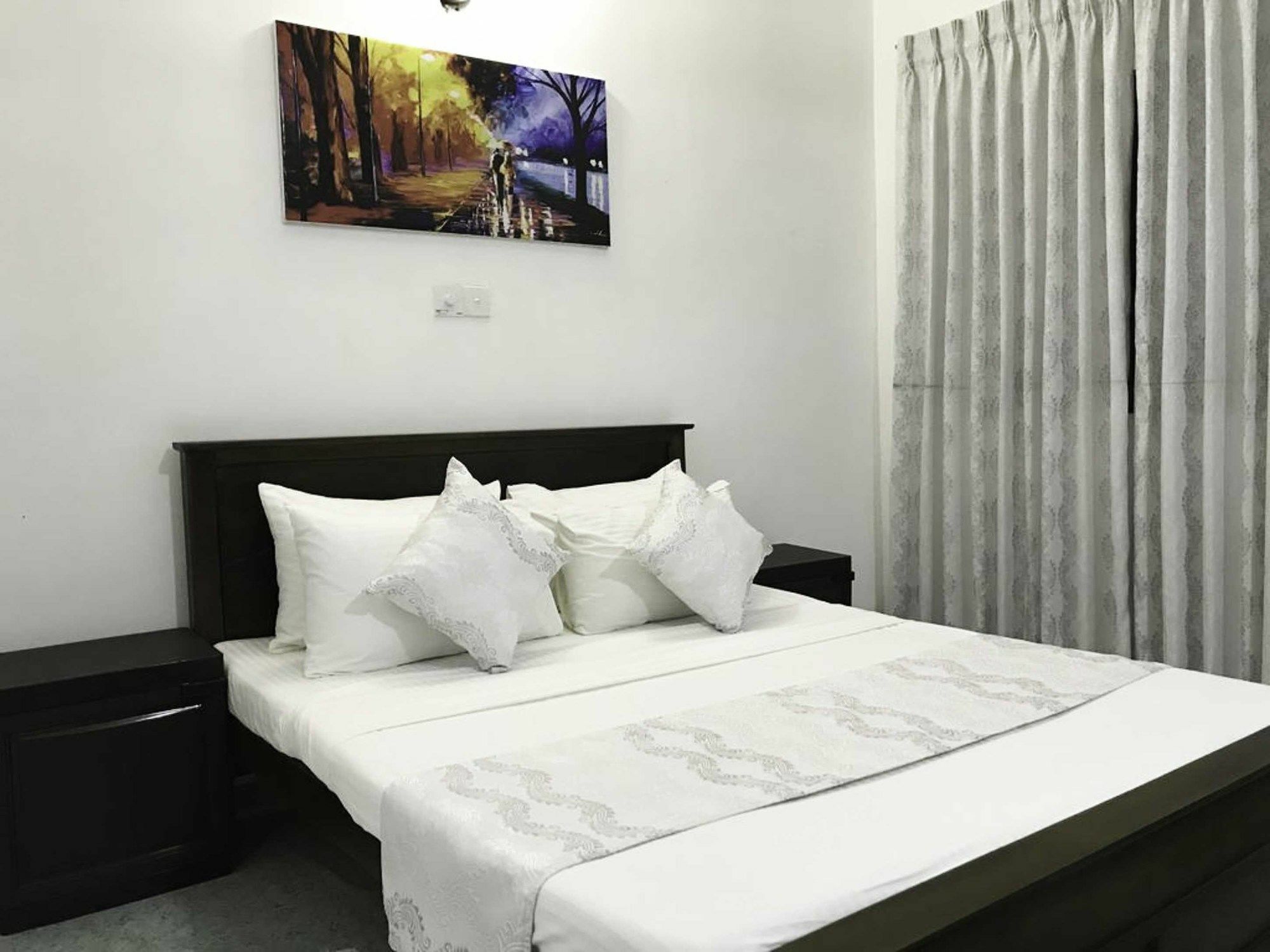 קנדי Yoho Travellers Residence מראה חיצוני תמונה